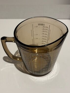 ARCOPAL FRANCE Smoked Glass Measuring Cup 500ml 1 Pint Retro Vintage 1980s